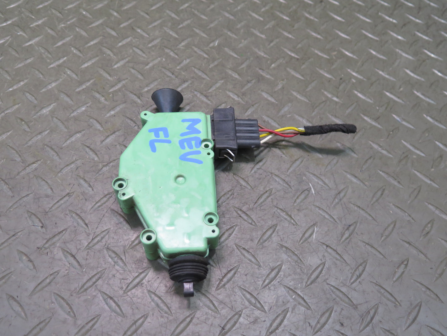 97-03 VW Eurovan T4 Door Lock Central Locking Motor Actuator 7D0959781A OEM