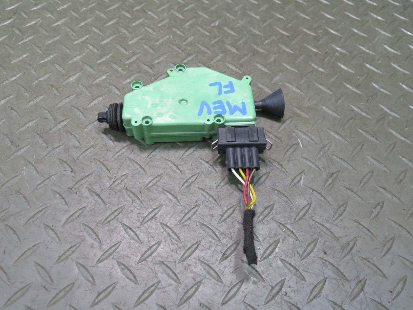 97-03 VW Eurovan T4 Door Lock Central Locking Motor Actuator 7D0959781A OEM