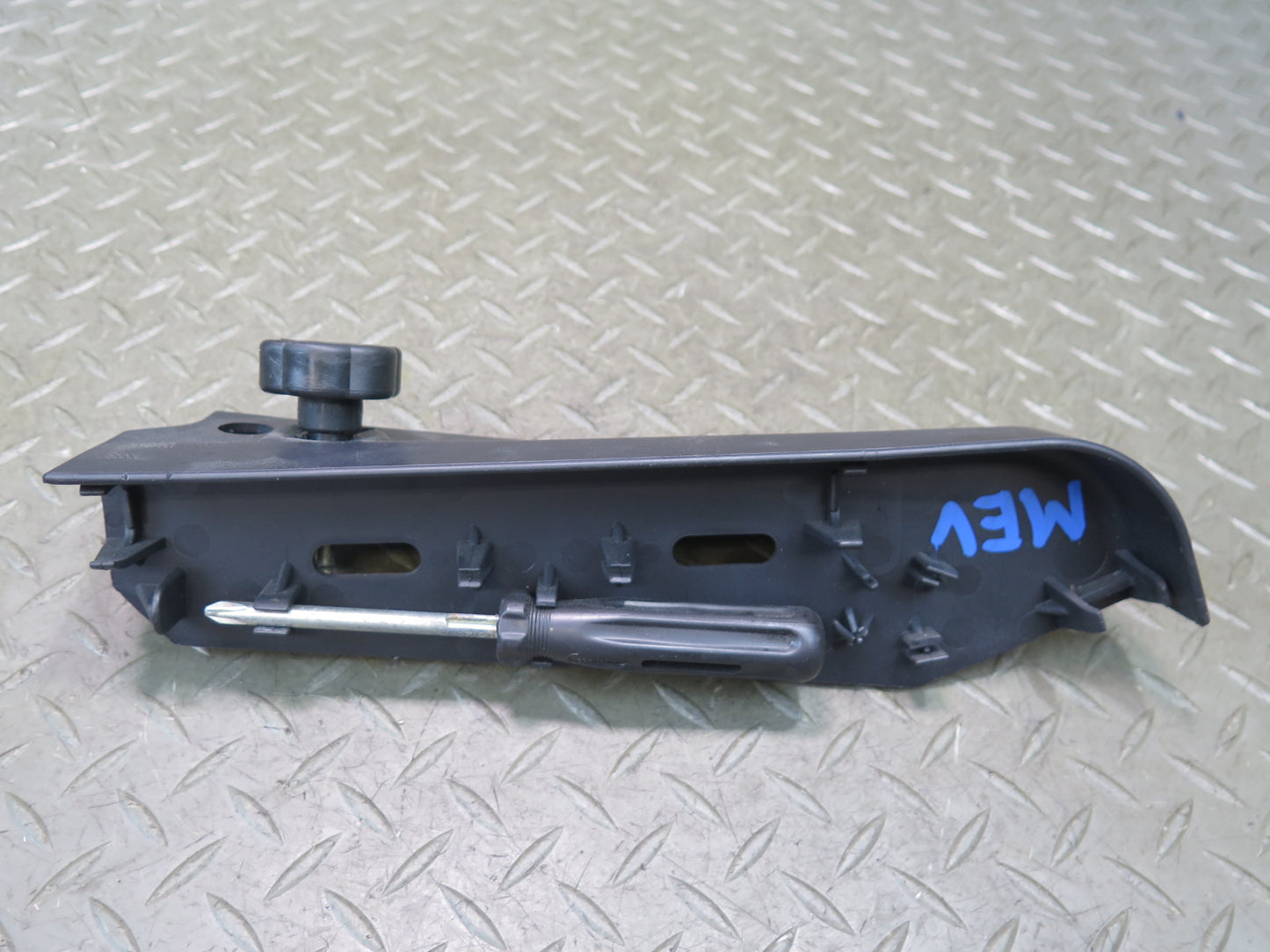 97-03 VW Eurovan T4 Emergency Spare Tire Lift Jack Screw Tool Set OEM