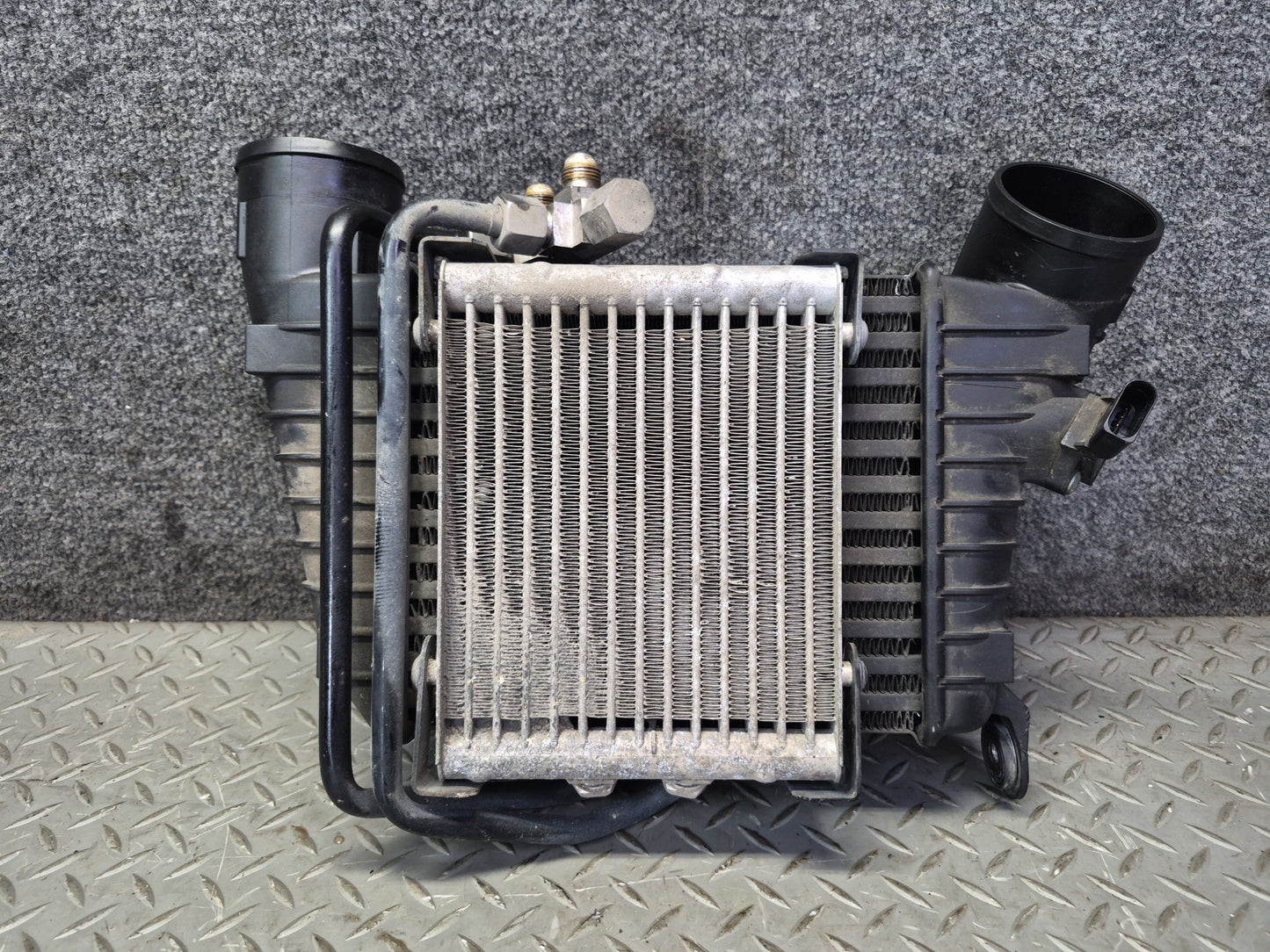 03-10 Bentley Continental GT Right Intercooler Radiator 3W0145804A