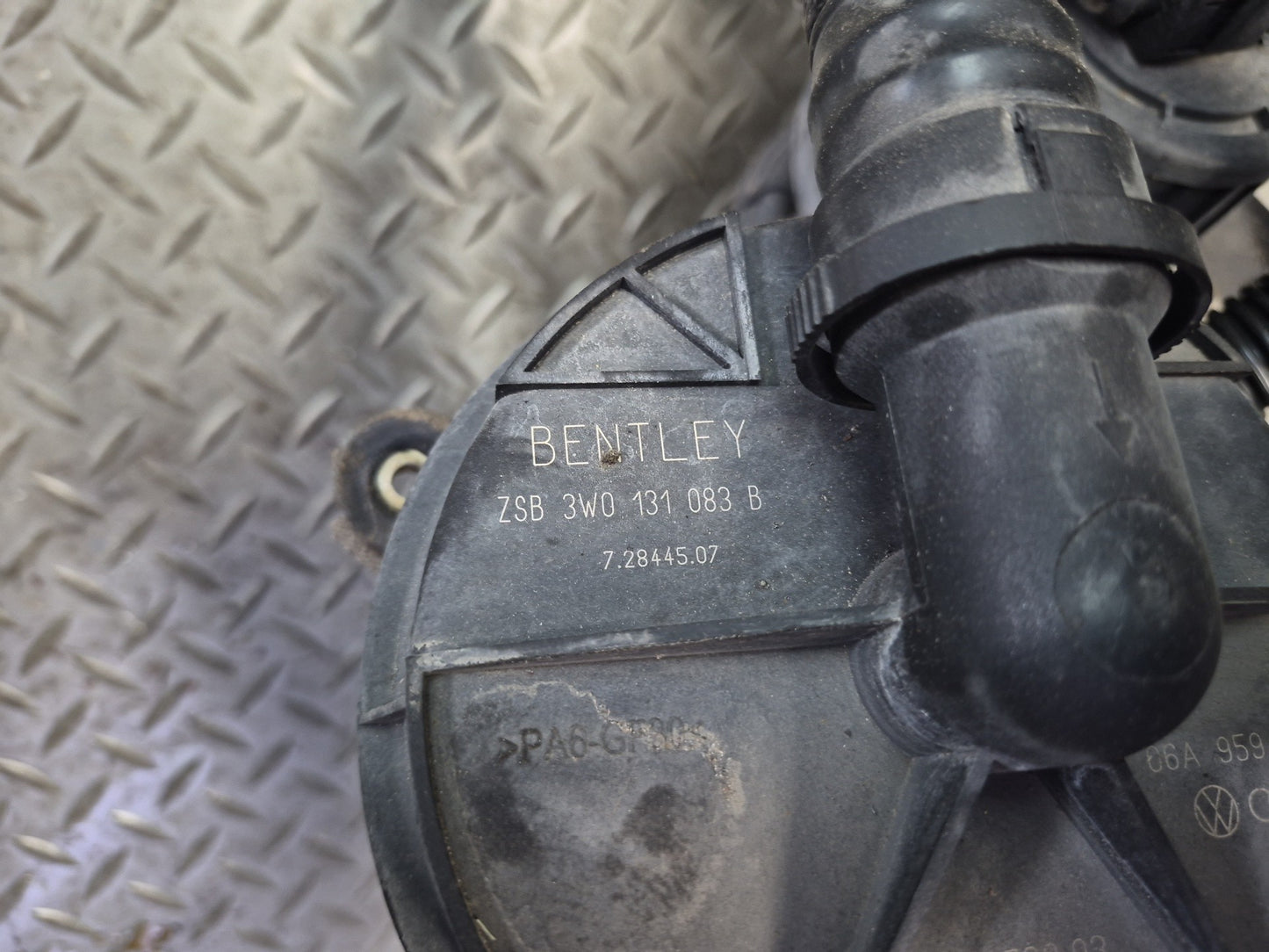 03-10 Bentley Continental GT Dual Secondary Air Injection Smog Pump 3W0131083B