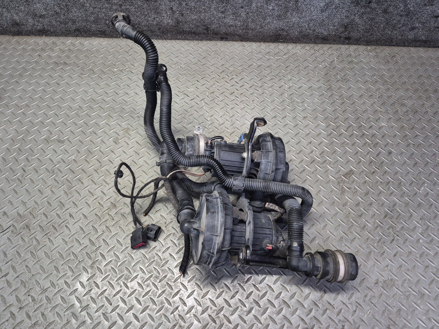 03-10 Bentley Continental GT Dual Secondary Air Injection Smog Pump 3W0131083B
