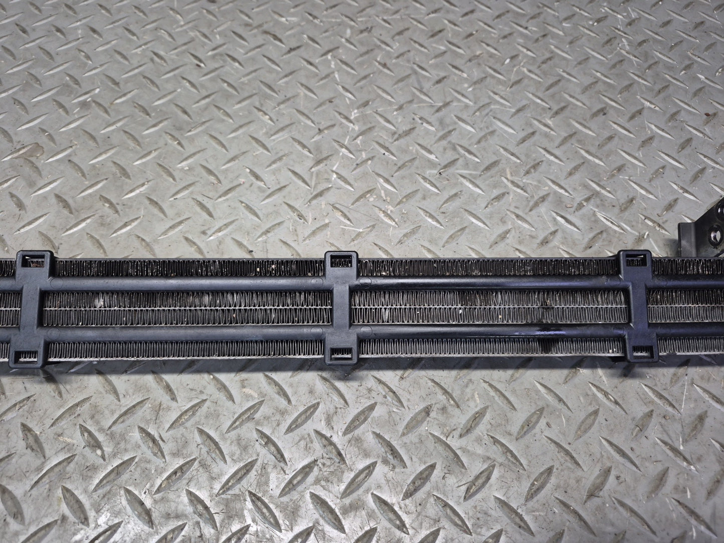 03-10 Bentley Continental GT Power Steering Oil Cooler Radiator 3W0422885A