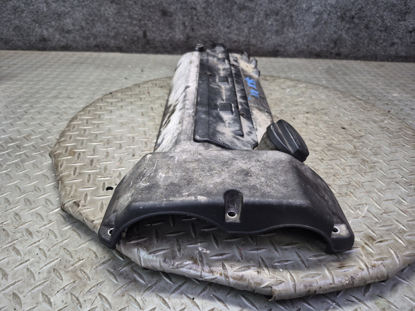 96-98 Mercedes R129 SL500 M119 Engine Motor Right Cylinder Head Valve Cover OEM