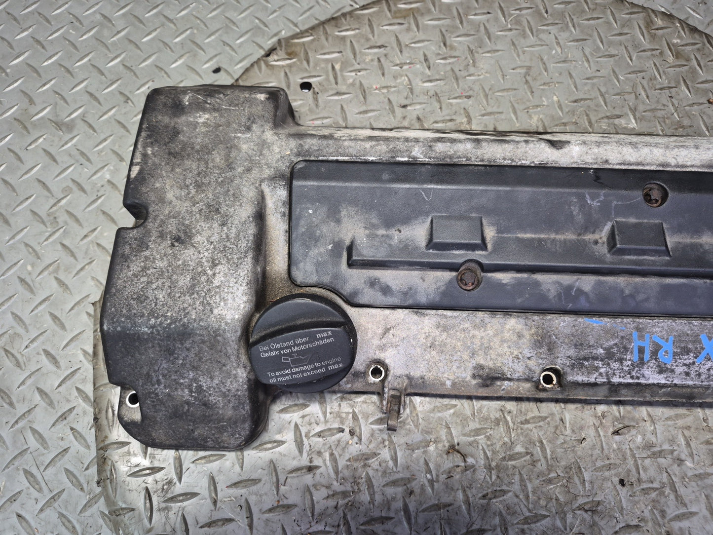 96-98 Mercedes R129 SL500 M119 Engine Motor Right Cylinder Head Valve Cover OEM
