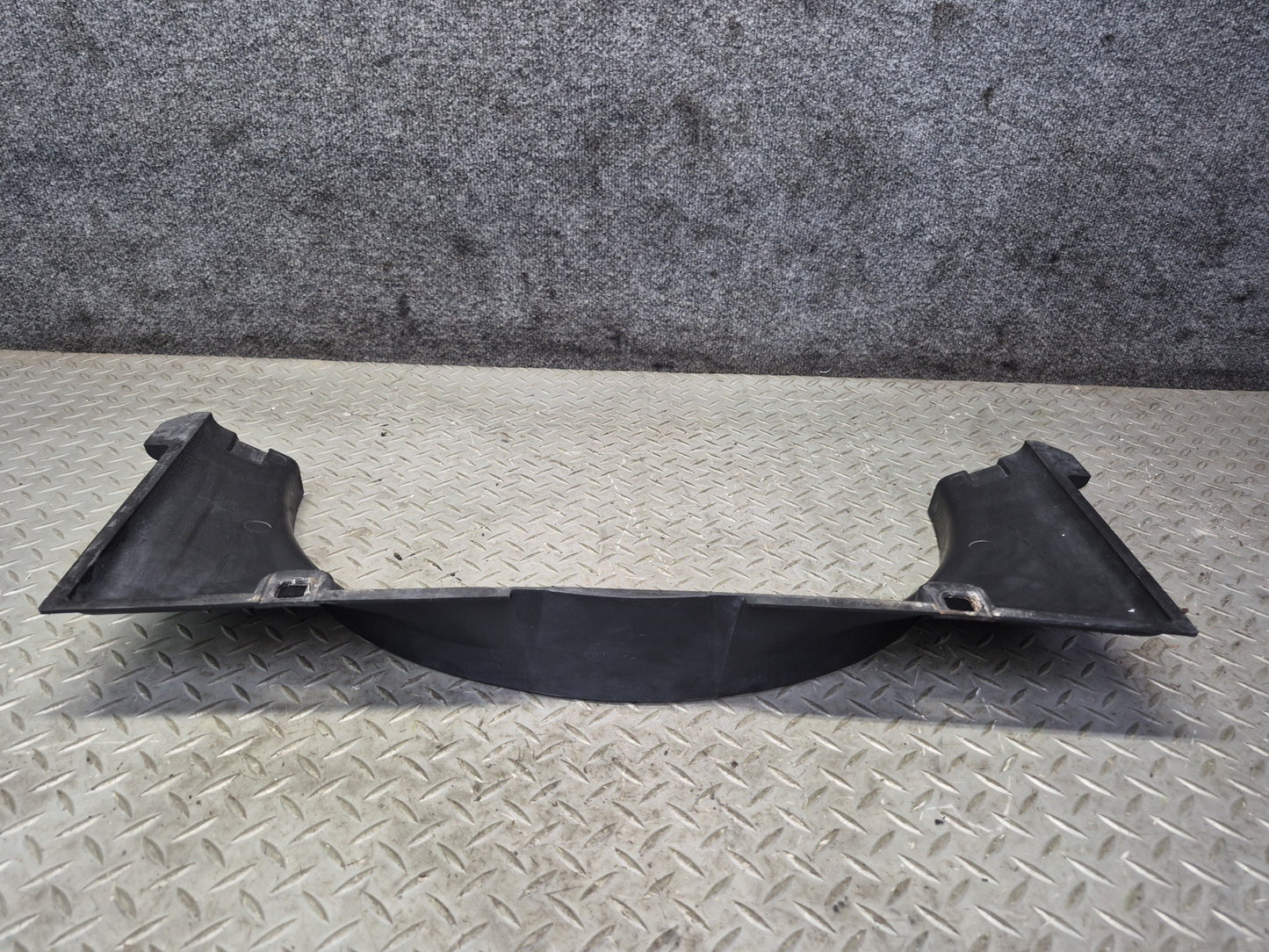 1984-1986 Porsche 928 S Engine Motor Radiator Cooling Fan Shroud