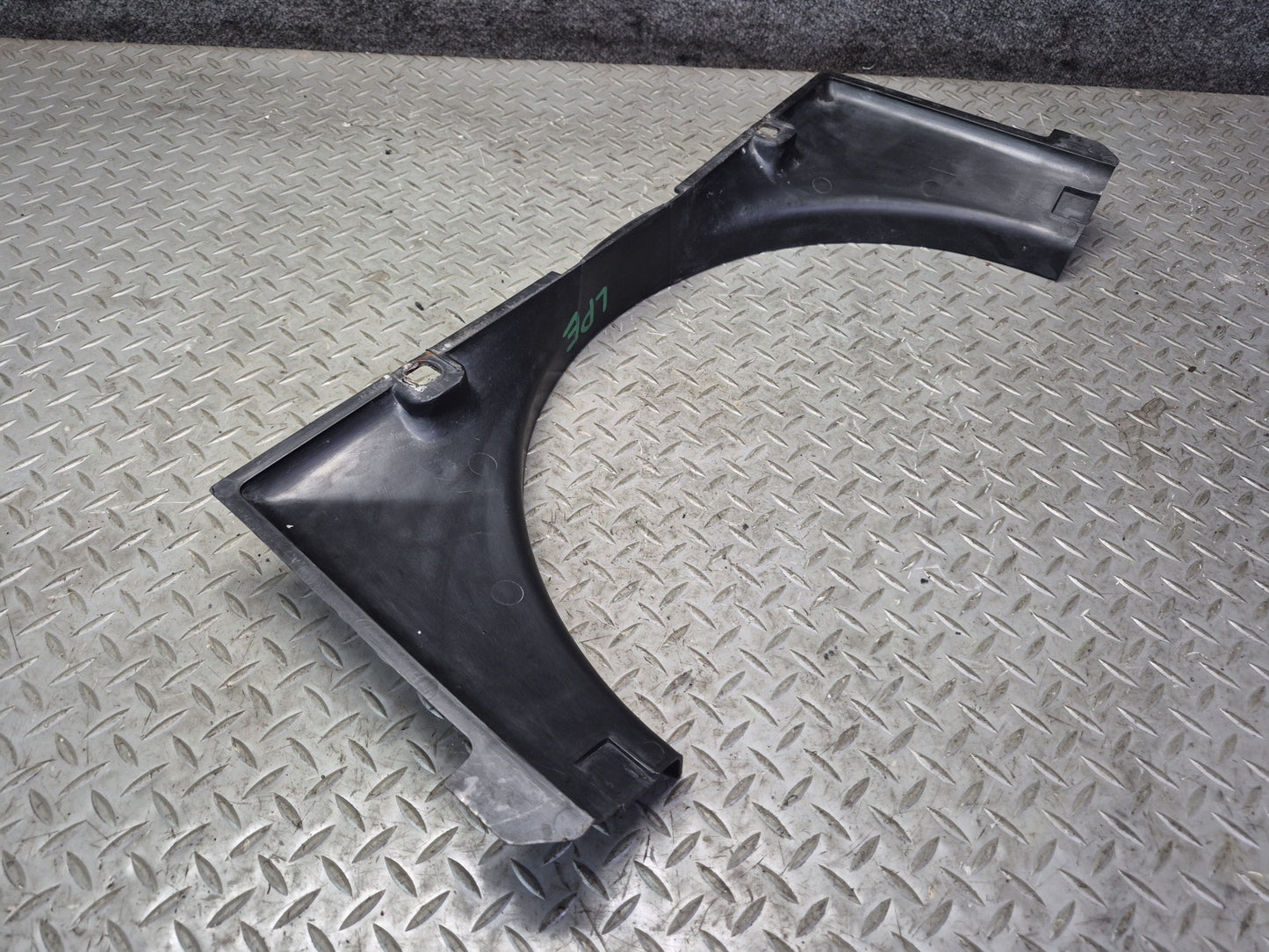1984-1986 Porsche 928 S Engine Motor Radiator Cooling Fan Shroud