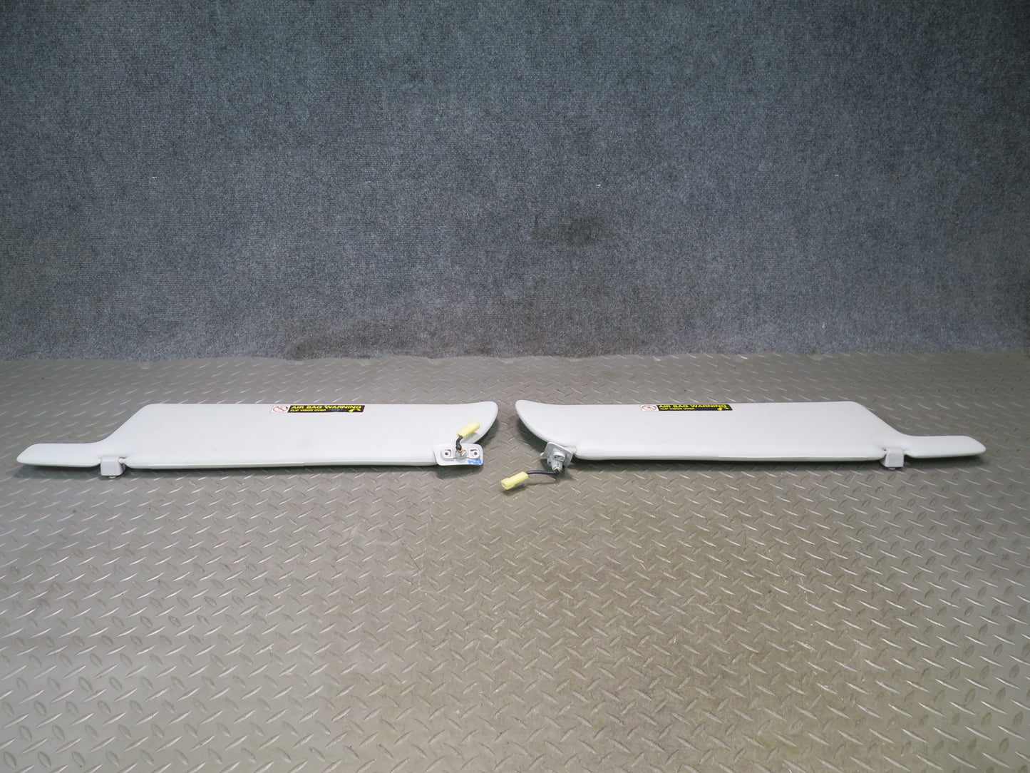 99-03 VW Eurovan T4 Set of 2 Front Left & Right Sun Visor Gray OEM