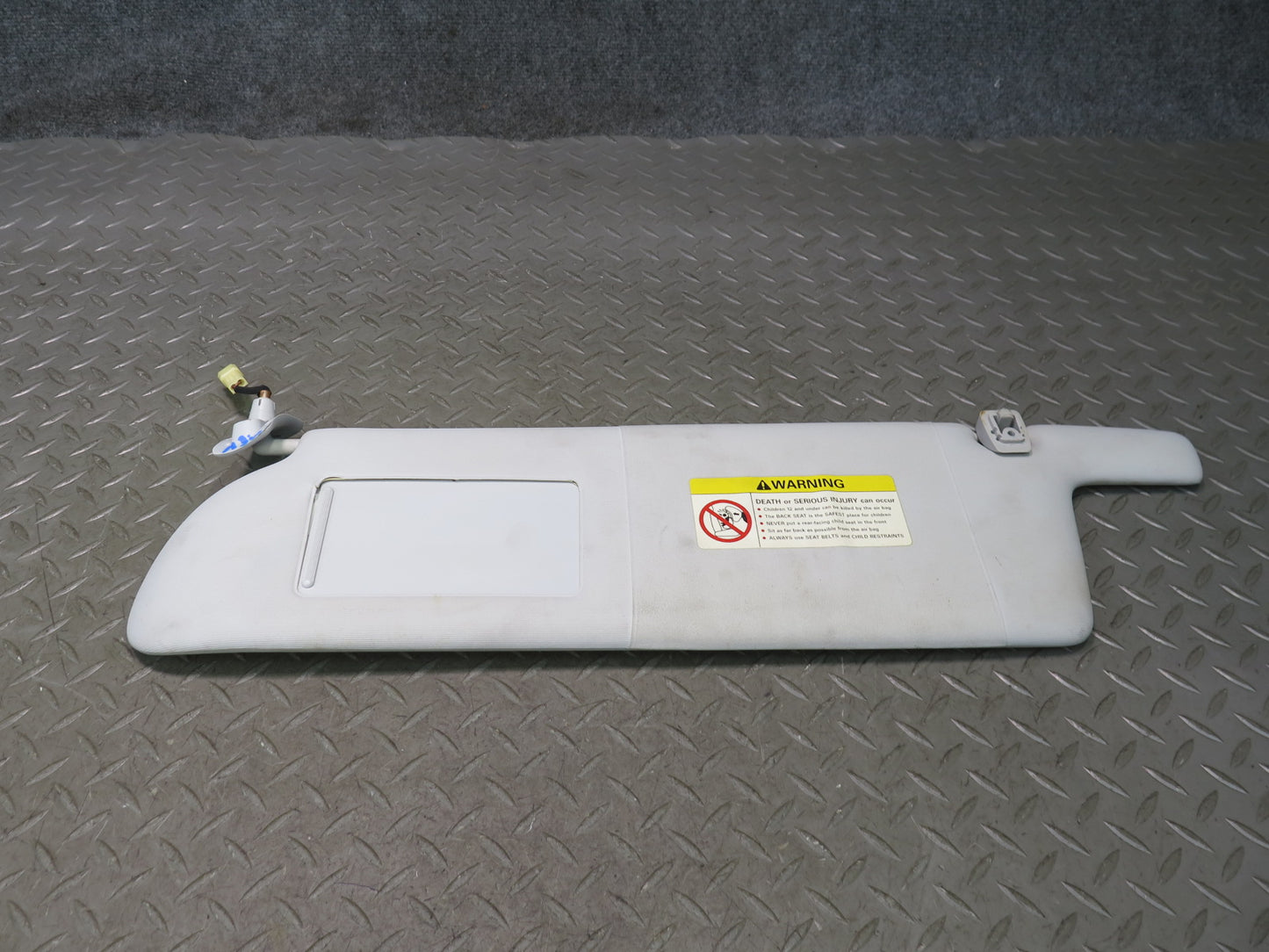 99-03 VW Eurovan T4 Set of 2 Front Left & Right Sun Visor Gray OEM
