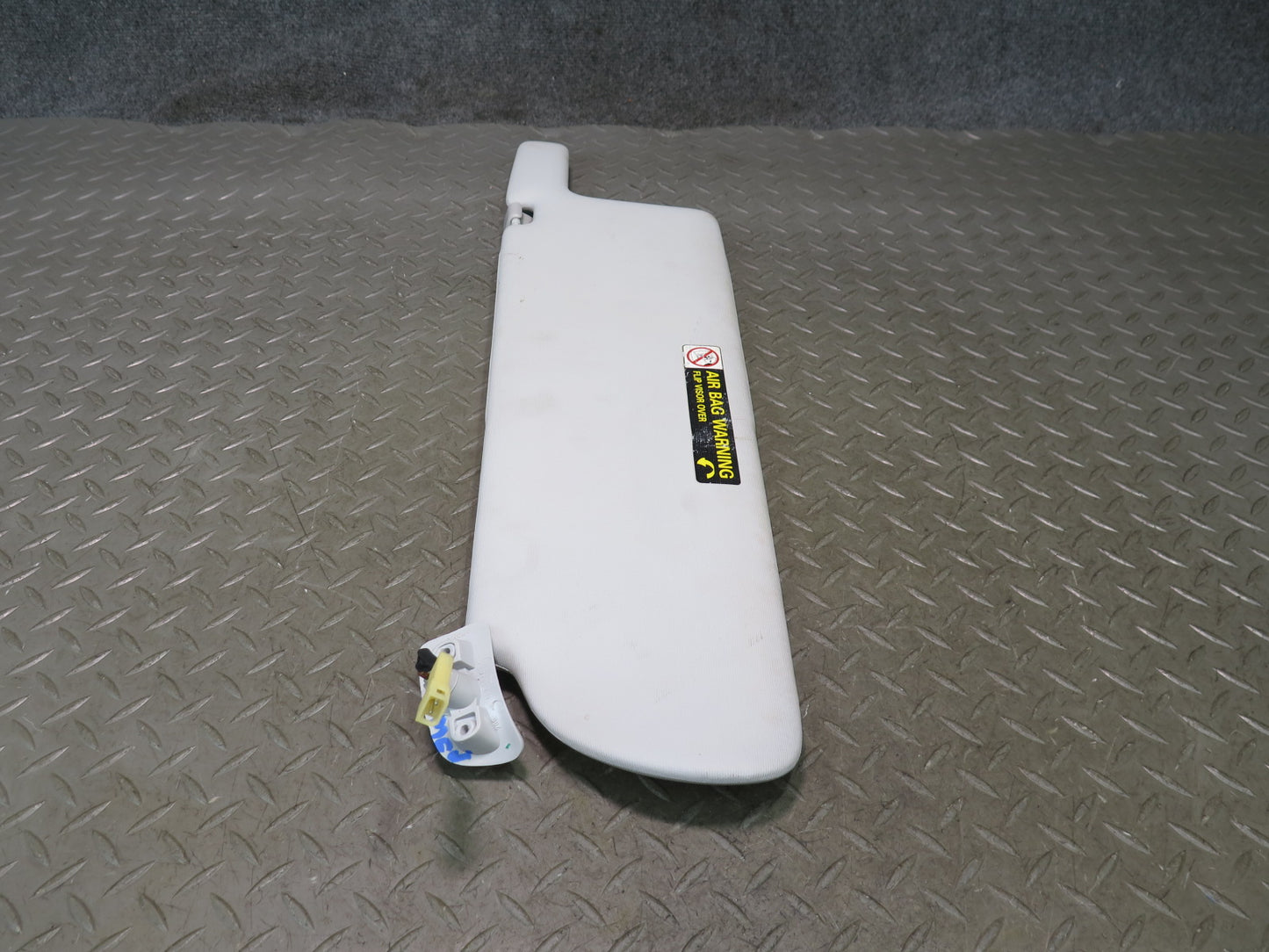 99-03 VW Eurovan T4 Set of 2 Front Left & Right Sun Visor Gray OEM