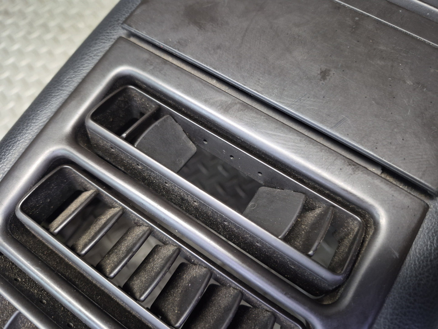 1984-1991 Porsche 928 S Rear Center Console Arm Rest Storage Compartment Black