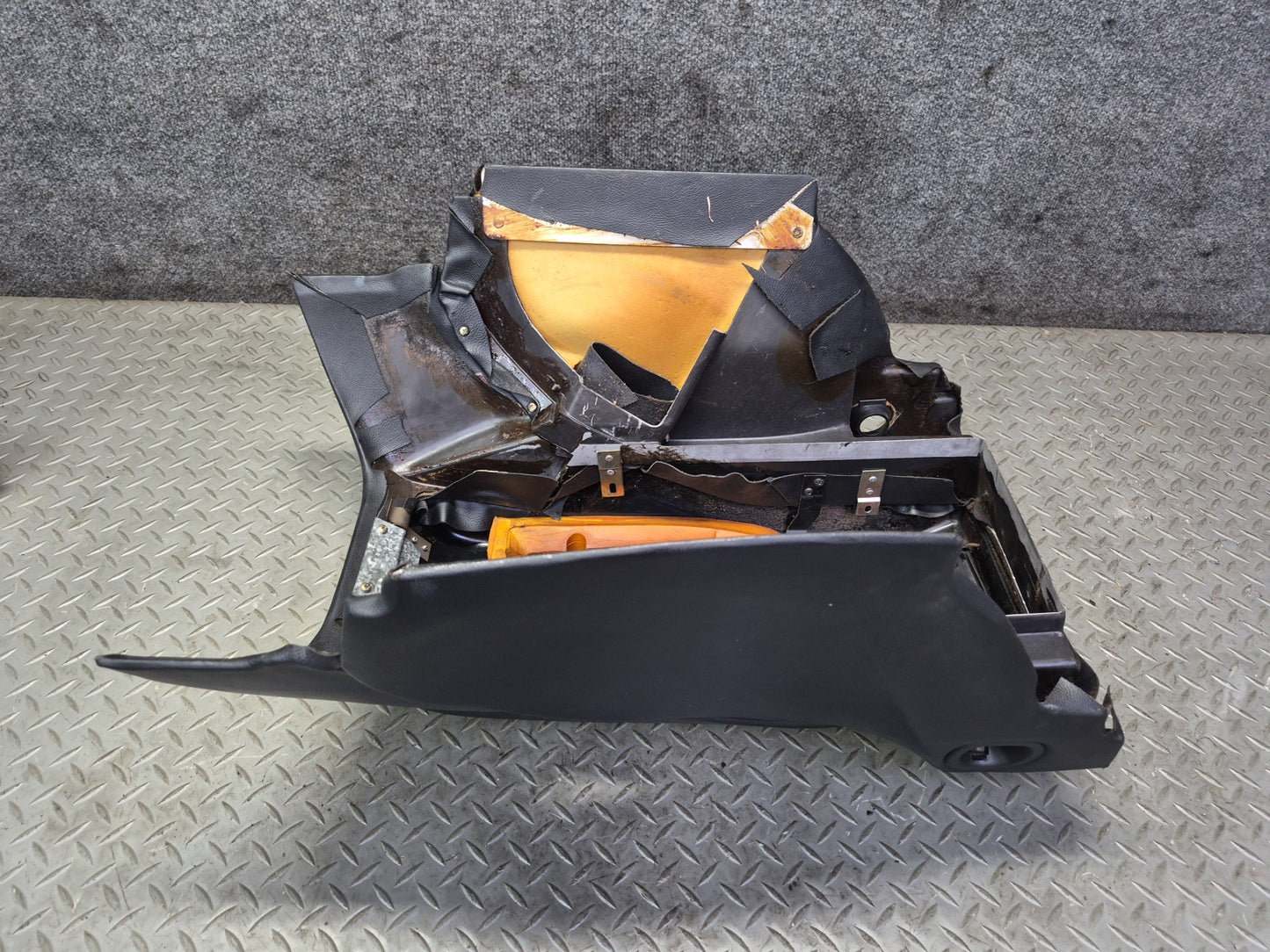 1984-1991 Porsche 928 S Rear Center Console Arm Rest Storage Compartment Black