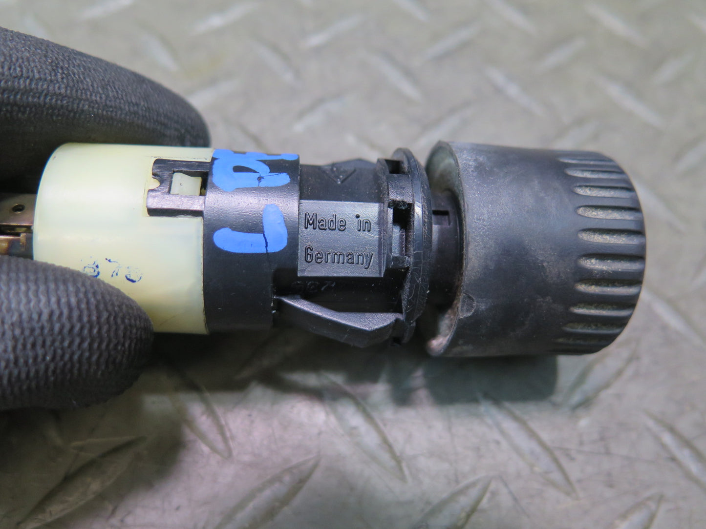 1984-1991 Porsche 928 Rear Window Defrost Button Switch 92861310701