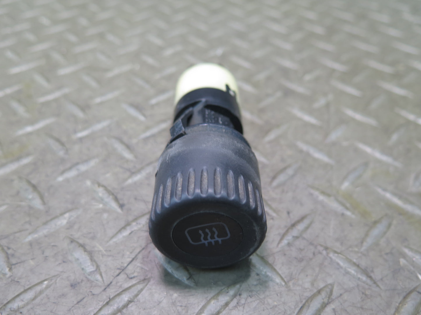 1984-1991 Porsche 928 Rear Window Defrost Button Switch 92861310701