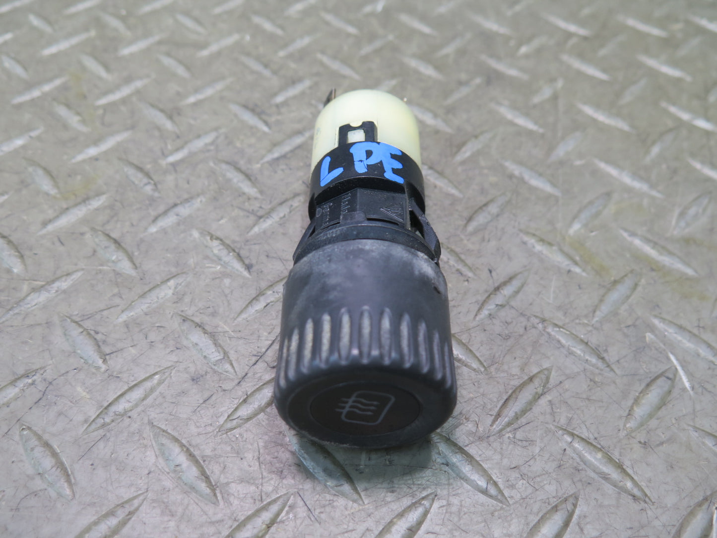 1984-1991 Porsche 928 Rear Window Defrost Button Switch 92861310701