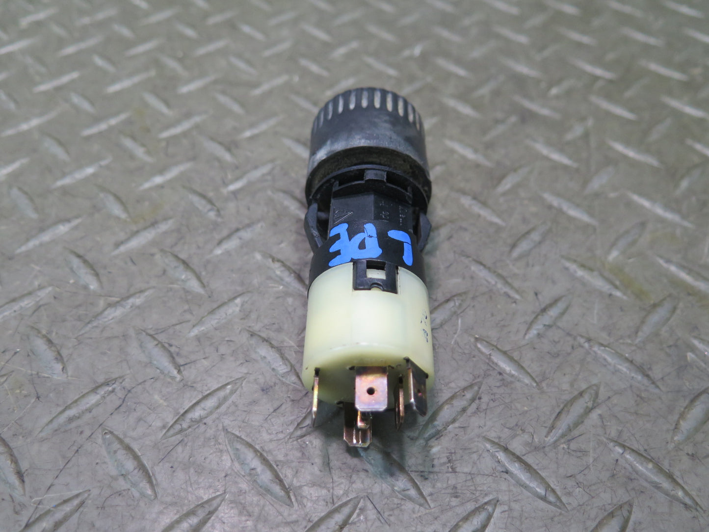1984-1991 Porsche 928 Rear Window Defrost Button Switch 92861310701