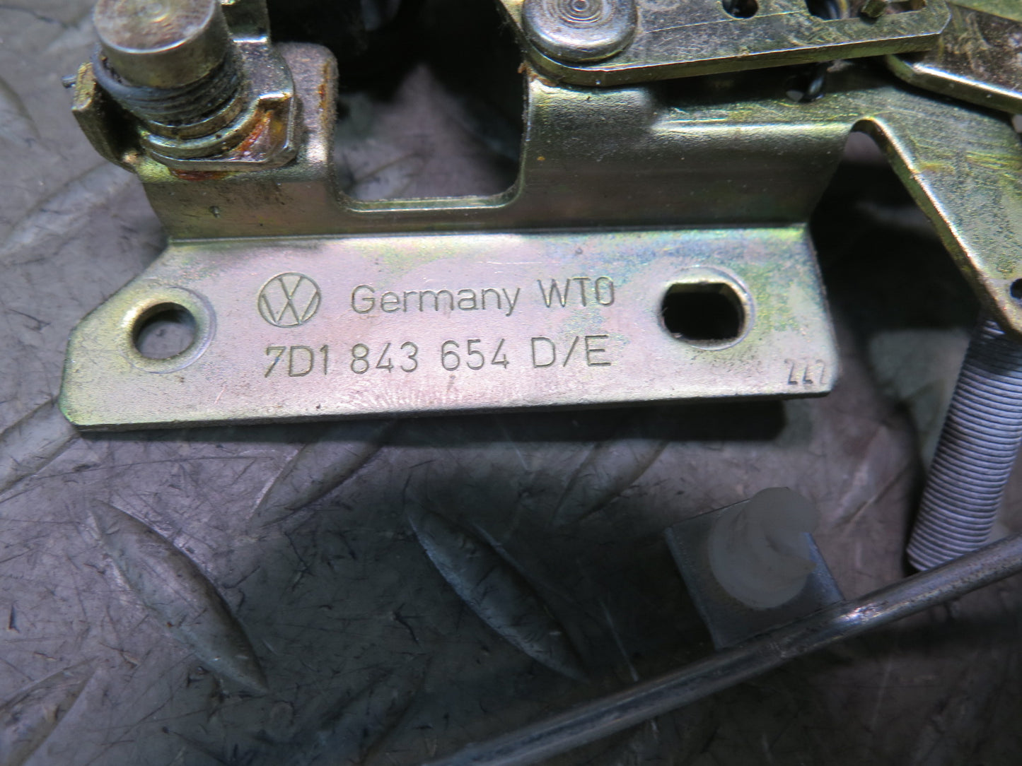 97-03 VW Eurovan T4 Right Sliding Door Lock Latch 7D1843654 OEM