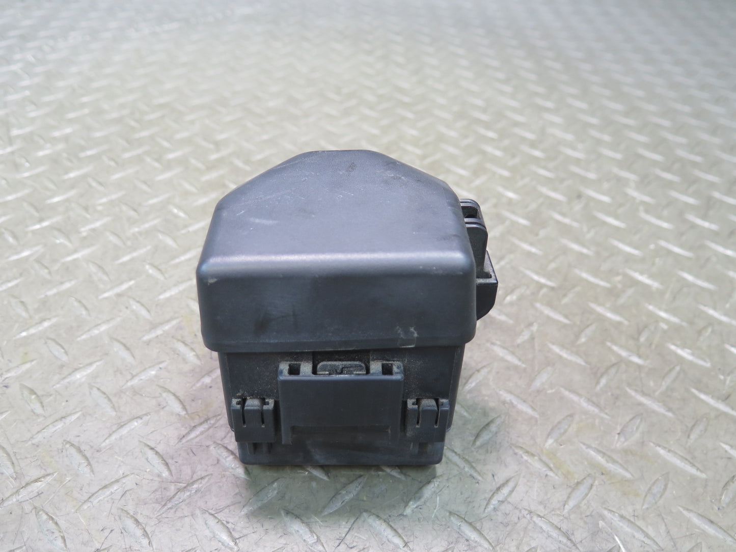 01-03 Lexus UCF30L LS430 Engine Bay ABS Skid Fuse Relay Box Module OEM