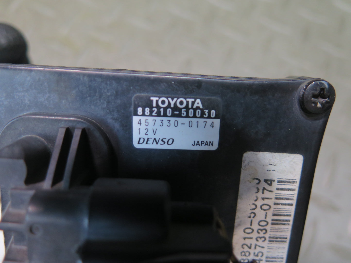 01-03 Lexus UCF30L LS430 Radar Sensor Cruise Control Module 88210-50030 OEM