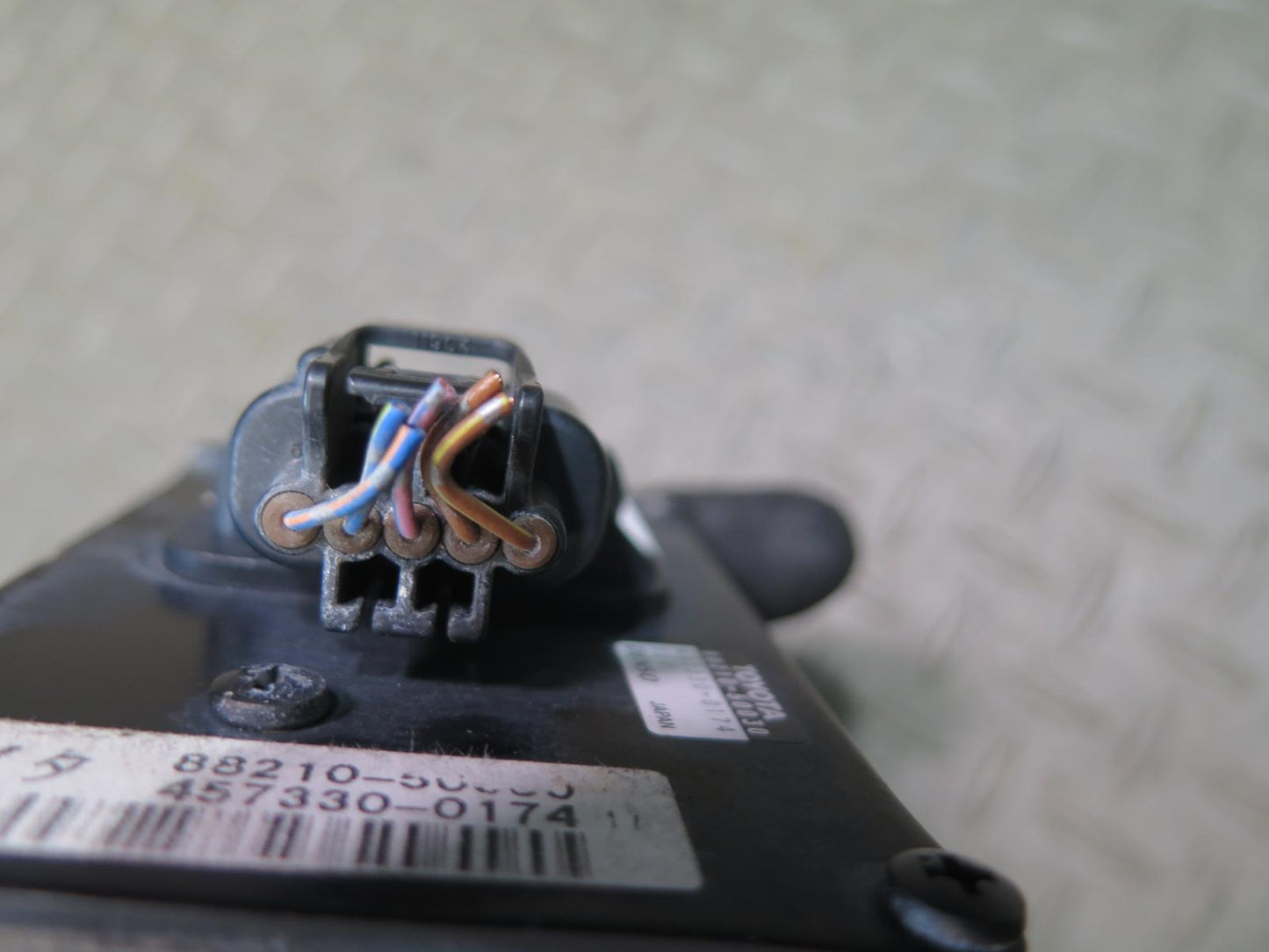 01-03 Lexus UCF30L LS430 Radar Sensor Cruise Control Module 88210-50030 OEM