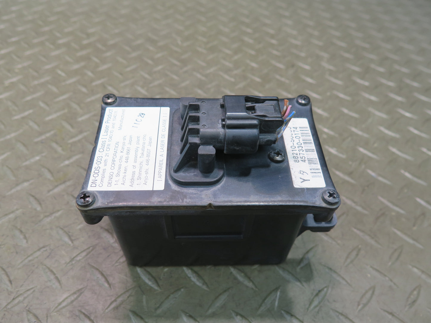 01-03 Lexus UCF30L LS430 Radar Sensor Cruise Control Module 88210-50030 OEM