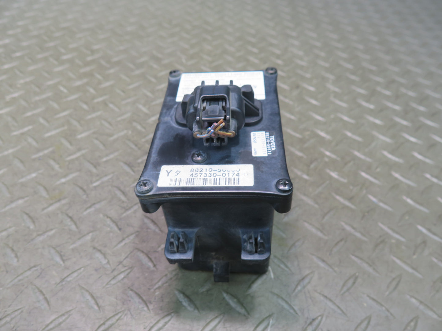 01-03 Lexus UCF30L LS430 Radar Sensor Cruise Control Module 88210-50030 OEM
