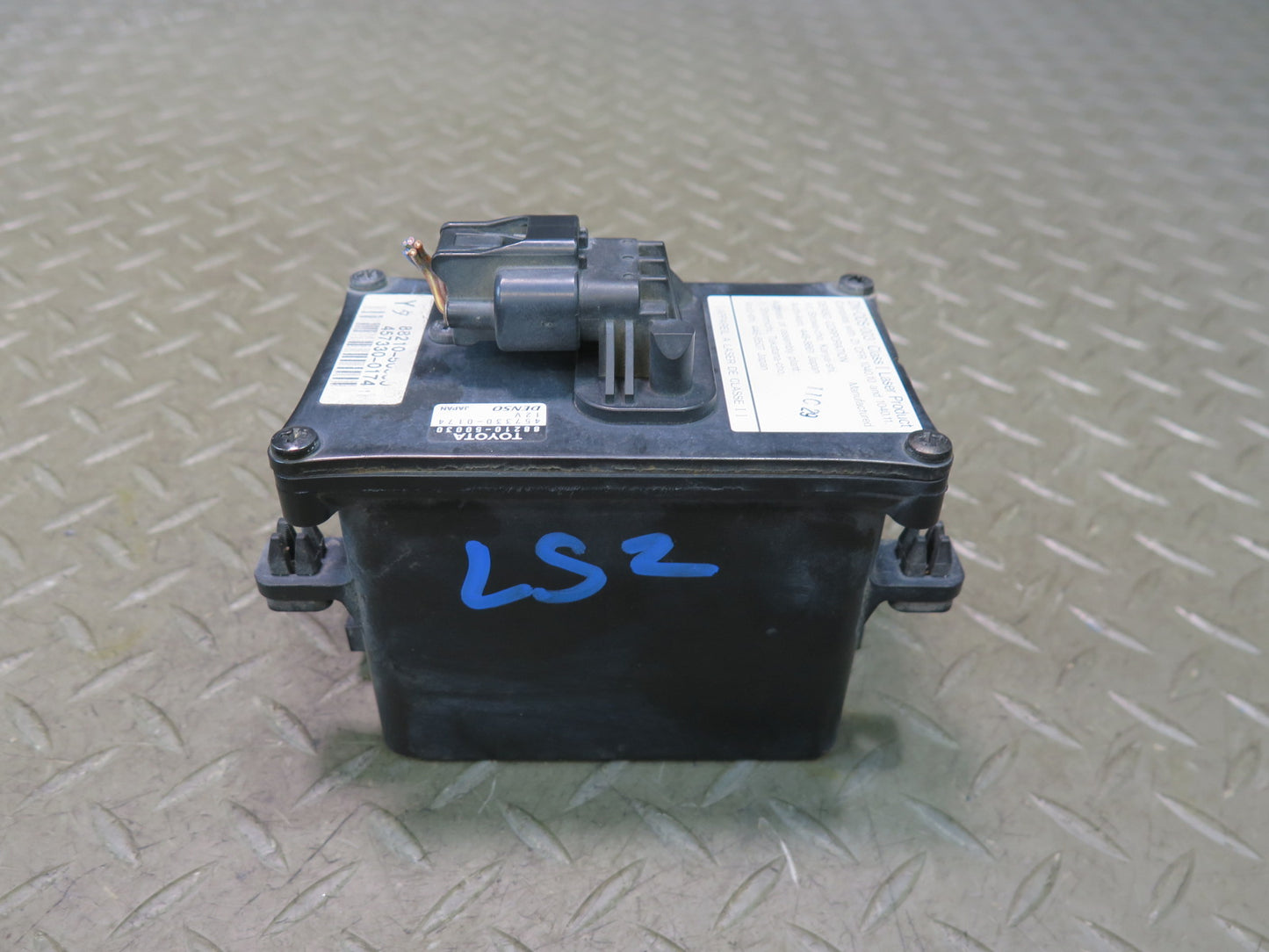 01-03 Lexus UCF30L LS430 Radar Sensor Cruise Control Module 88210-50030 OEM