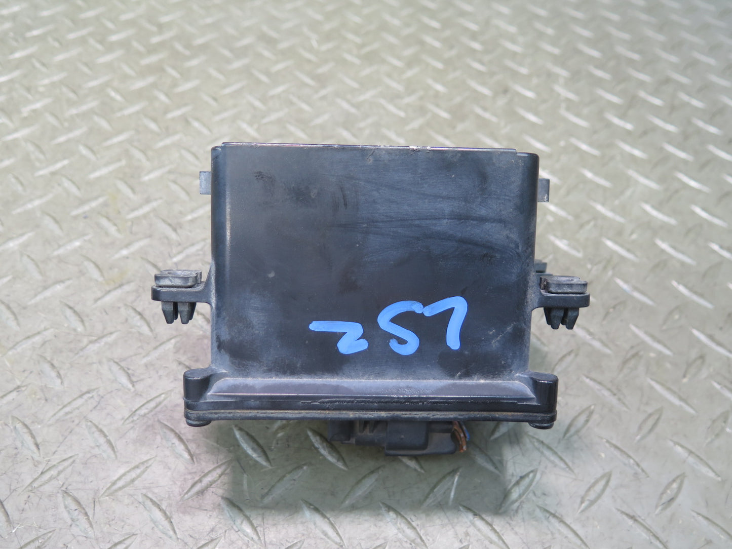 01-03 Lexus UCF30L LS430 Radar Sensor Cruise Control Module 88210-50030 OEM