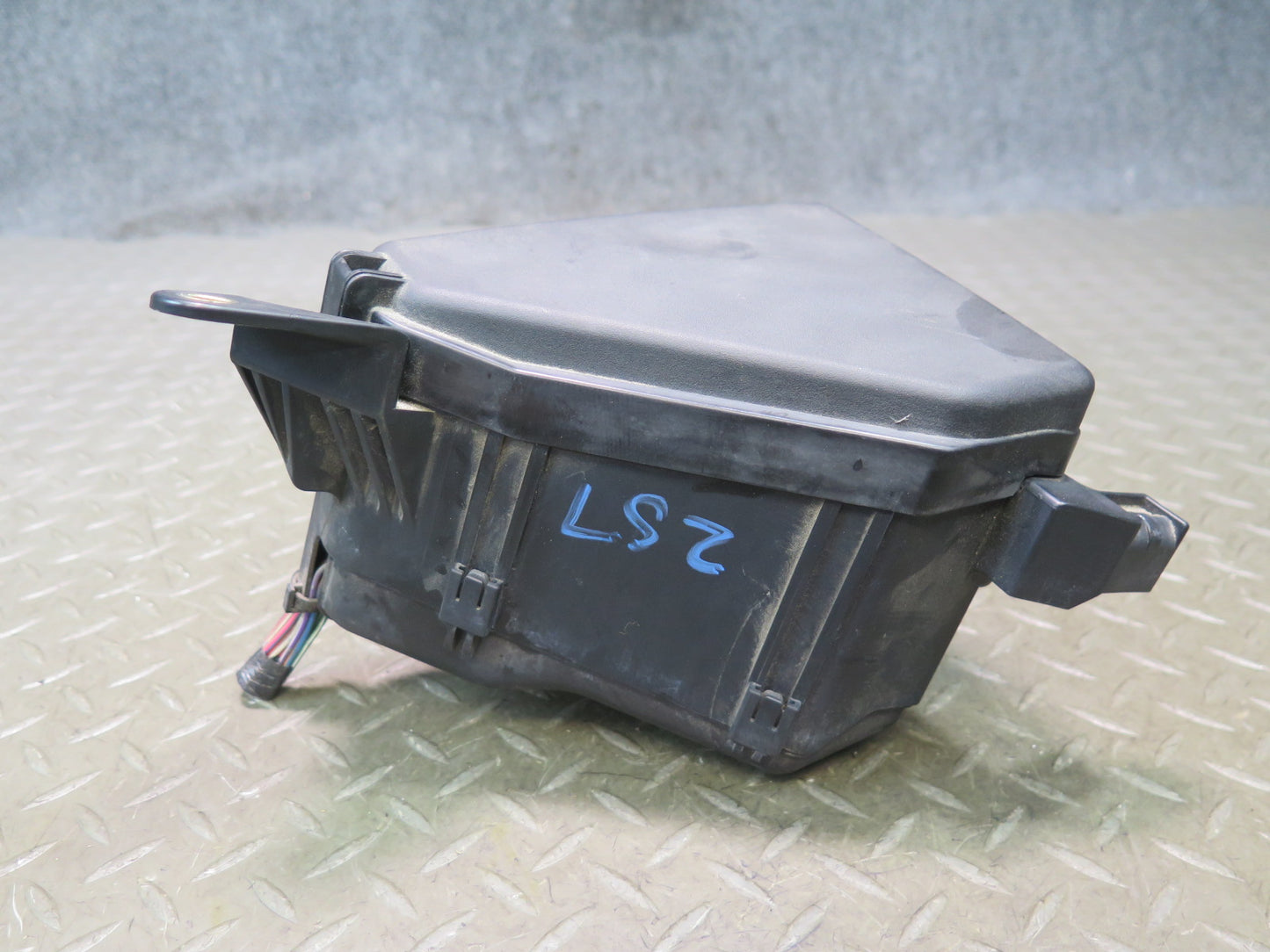 01-03 Lexus UCF30L LS430 Front Left Under Hood Fuse Relay Box Module OEM