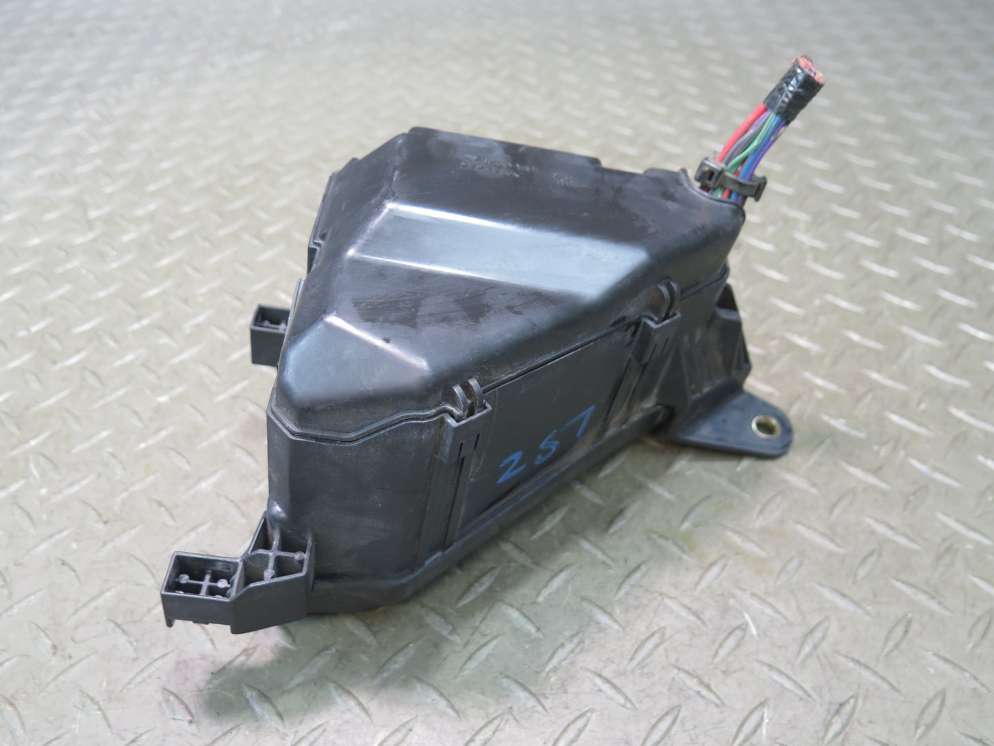 01-03 Lexus UCF30L LS430 Front Left Under Hood Fuse Relay Box Module OEM
