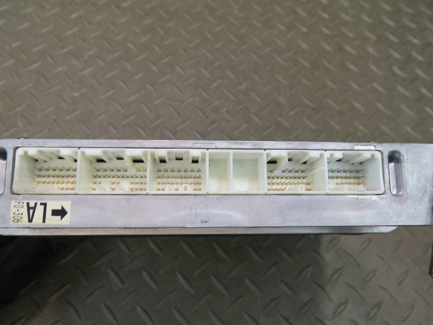 01-02 Lexus UCF30L LS430 Engine ECU ECM Computer Control Module 89661-50660