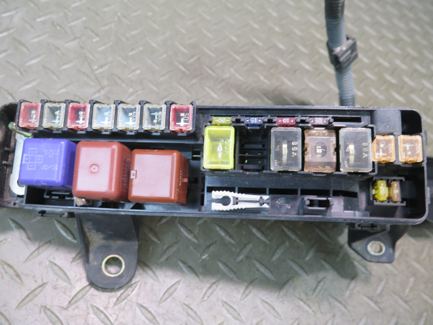 01-03 Lexus UCF30L LS430 Under Hood Junction Fuse Relay Box OEM