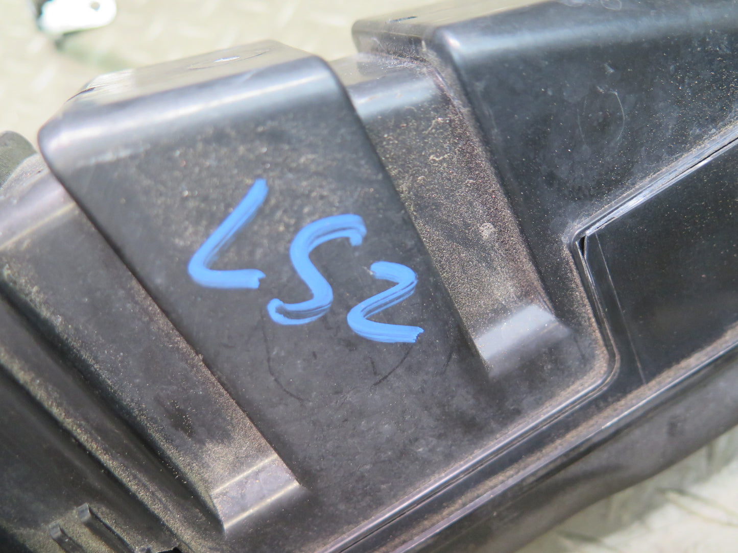 01-03 Lexus UCF30L LS430 Under Hood Junction Fuse Relay Box OEM