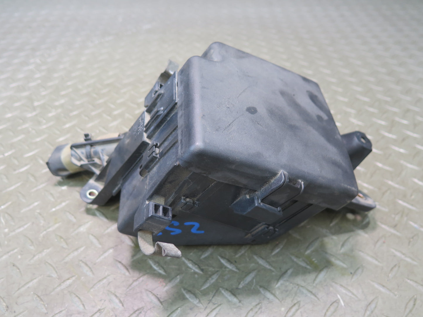 01-03 Lexus UCF30L LS430 Under Hood Fuse Relay Box Module OEM