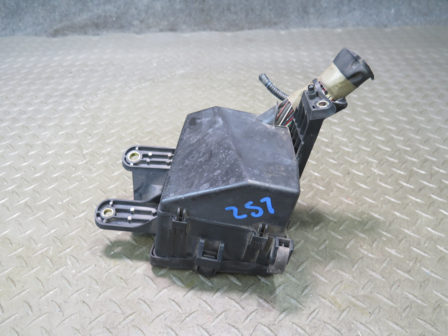 01-03 Lexus UCF30L LS430 Under Hood Fuse Relay Box Module OEM