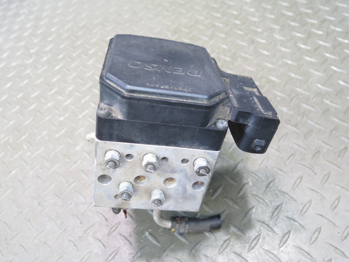 01-03 Lexus UCF30L LS430 Anti Lock Brake ABS Pump Module 44540-50020 OEM