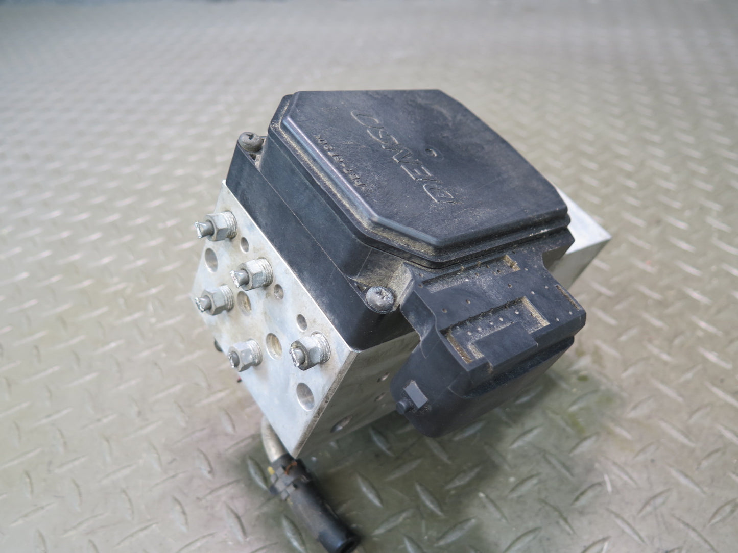 01-03 Lexus UCF30L LS430 Anti Lock Brake ABS Pump Module 44540-50020 OEM
