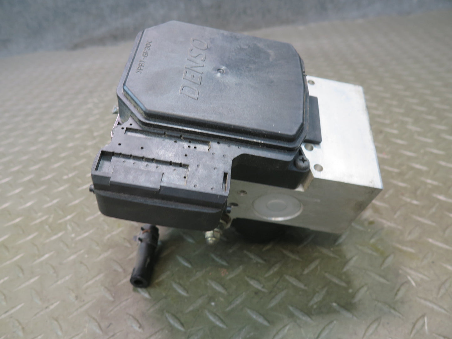 01-03 Lexus UCF30L LS430 Anti Lock Brake ABS Pump Module 44540-50020 OEM