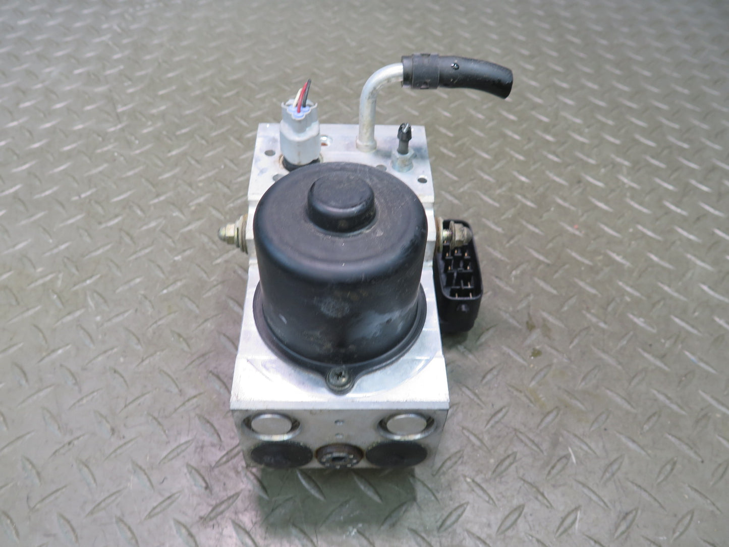 01-03 Lexus UCF30L LS430 Anti Lock Brake ABS Pump Module 44540-50020 OEM