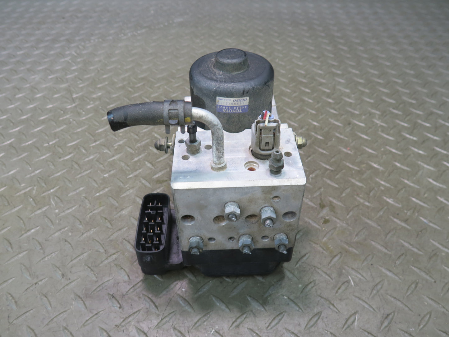 01-03 Lexus UCF30L LS430 Anti Lock Brake ABS Pump Module 44540-50020 OEM