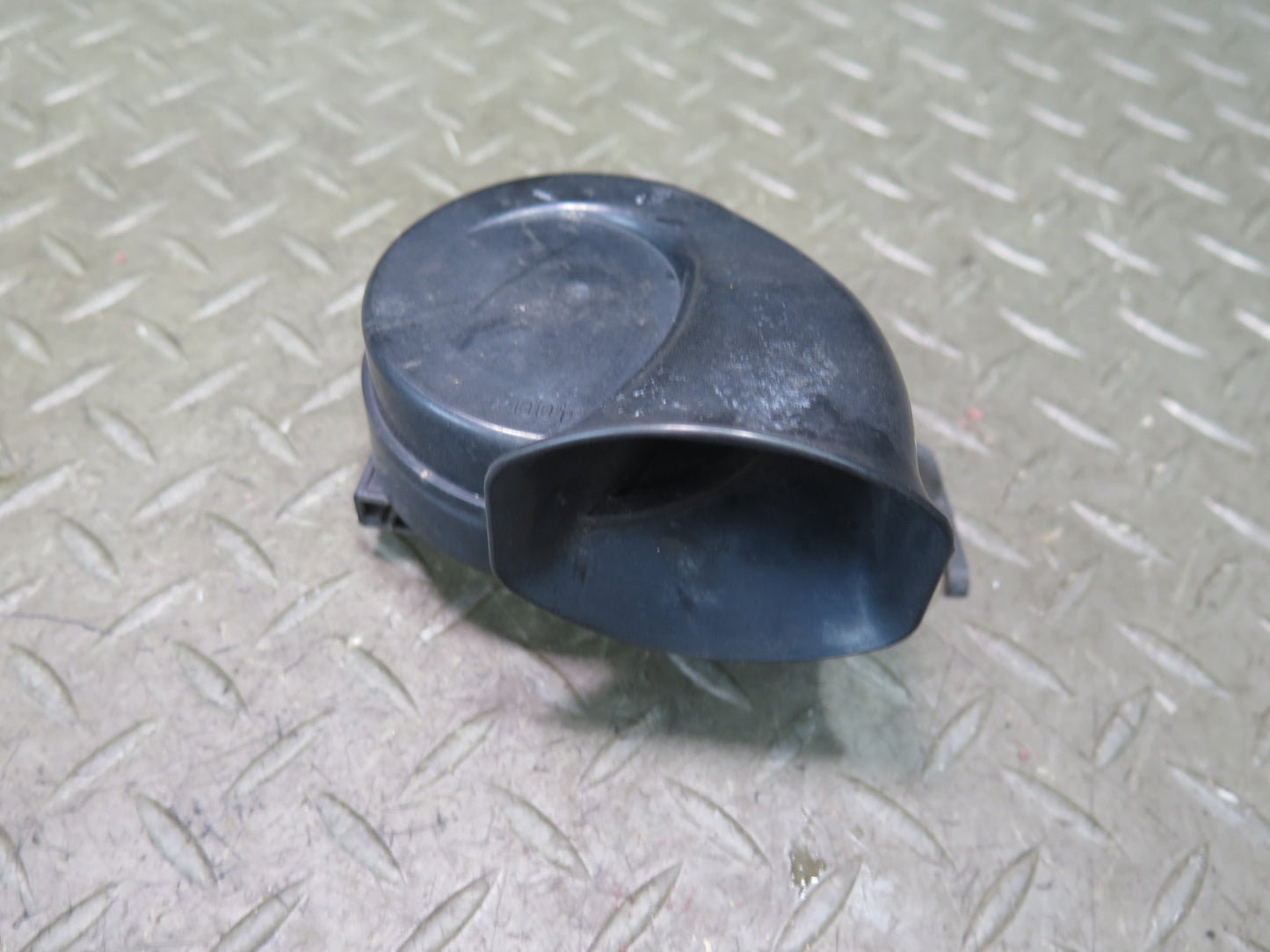 01-03 Lexus UCF30L LS430 Set of 2 High & Low Tone Note Pitch Horn Signal OEM