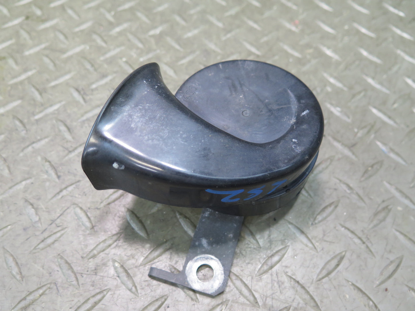 01-03 Lexus UCF30L LS430 Set of 2 High & Low Tone Note Pitch Horn Signal OEM