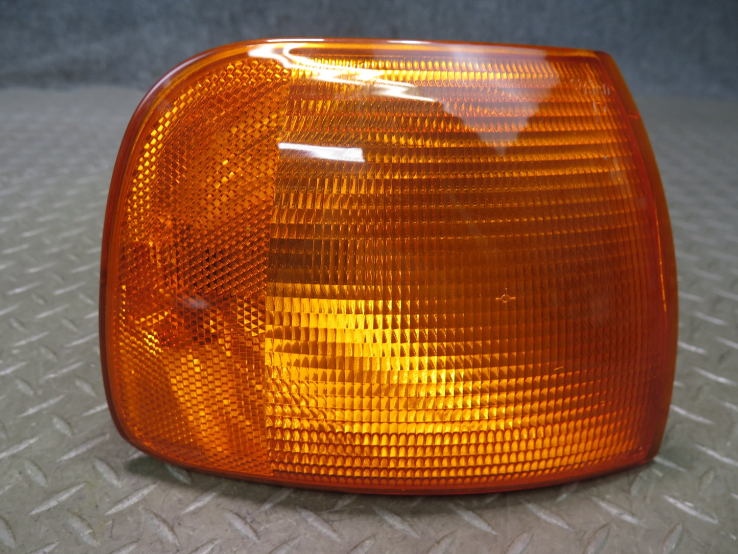 99-03 VW Eurovan T4 Front Right Turn Signal Light Lamp 7D0953042E OEM
