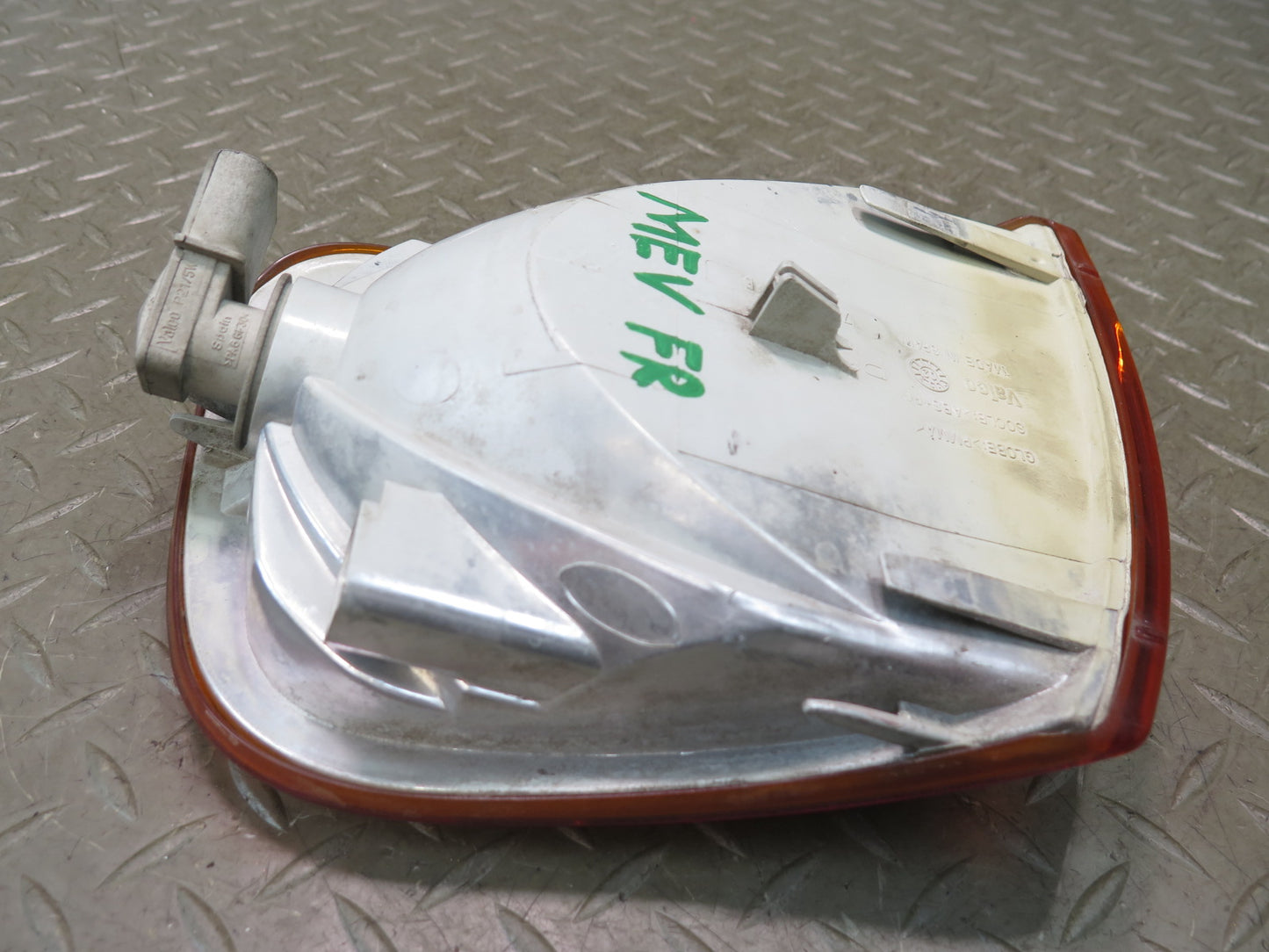 99-03 VW Eurovan T4 Front Right Turn Signal Light Lamp 7D0953042E OEM