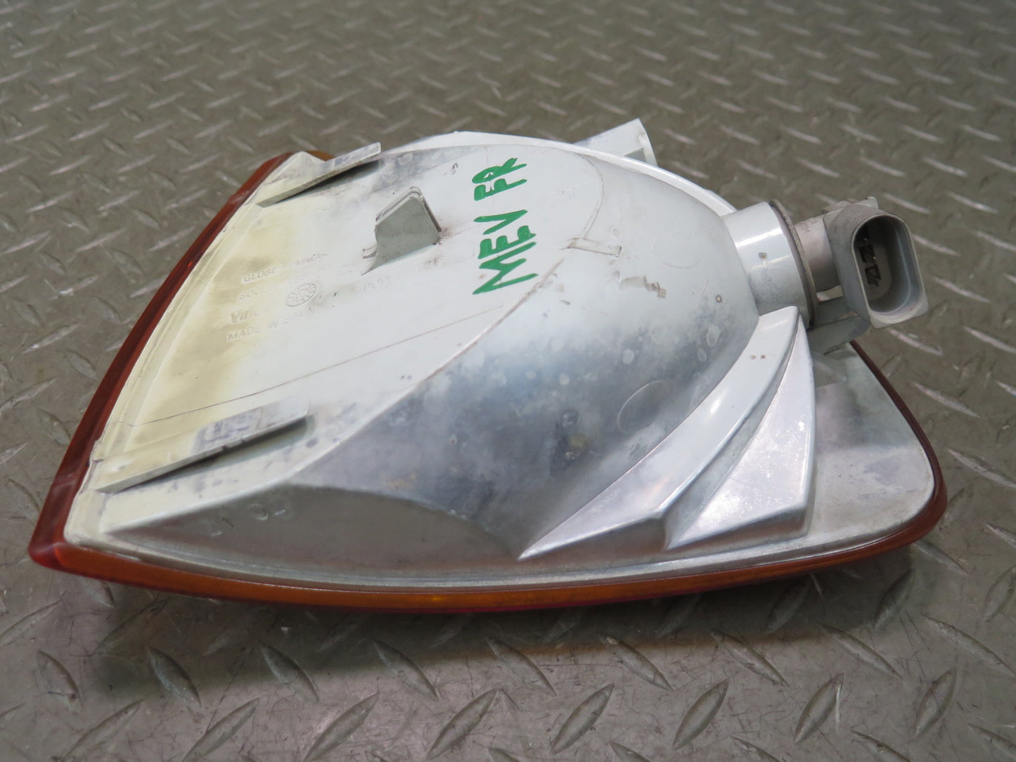 99-03 VW Eurovan T4 Front Right Turn Signal Light Lamp 7D0953042E OEM