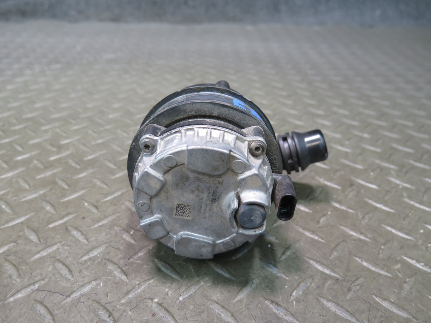 2015-2020 BMW F32 F33 F82 F83 M4 Auxiliary AUX Coolant Water Pump 8637953