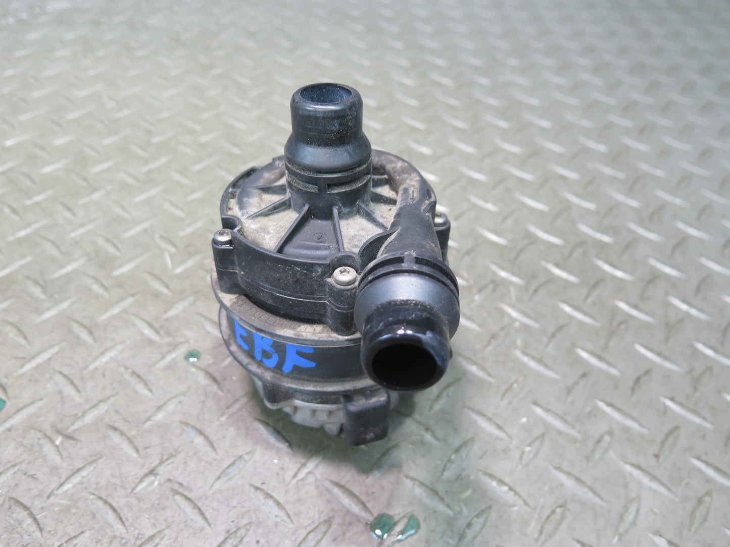 2015-2020 BMW F32 F33 F82 F83 M4 Auxiliary AUX Coolant Water Pump 8637953