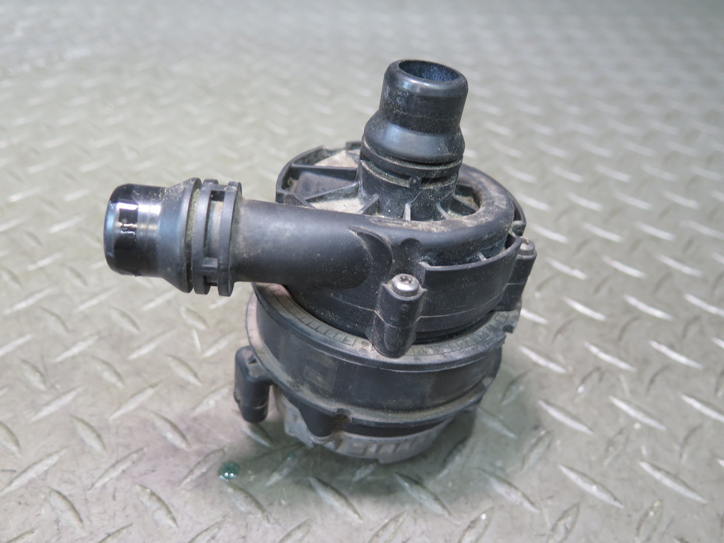 2015-2020 BMW F32 F33 F82 F83 M4 Auxiliary AUX Coolant Water Pump 8637953