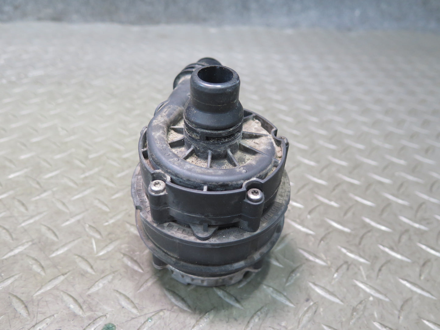 2015-2020 BMW F32 F33 F82 F83 M4 Auxiliary AUX Coolant Water Pump 8637953