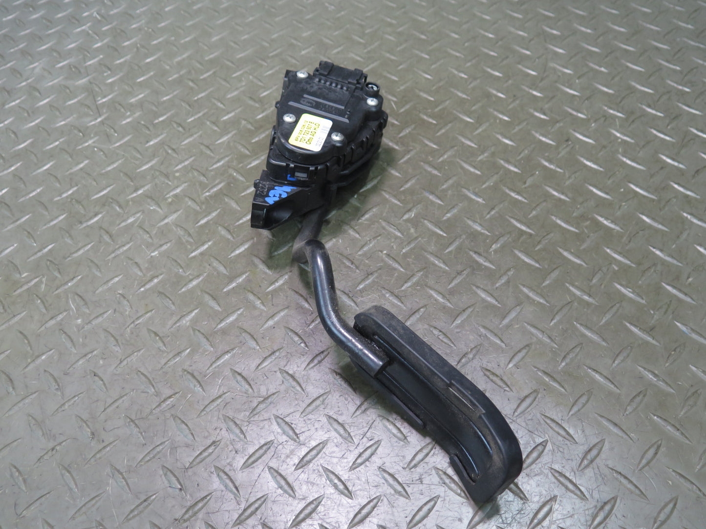 01-03 VW Eurovan T4 Gas Acceleration Throttle Pedal 7D1723507E OEM